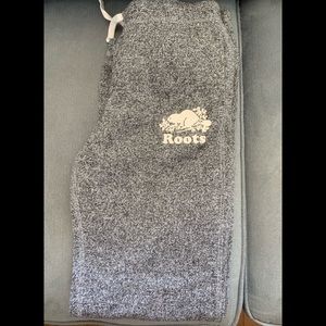 Roots Kids size 14 girls sweatpants in light grey